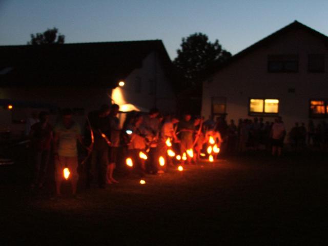 Schützen mit Brandpfeilen